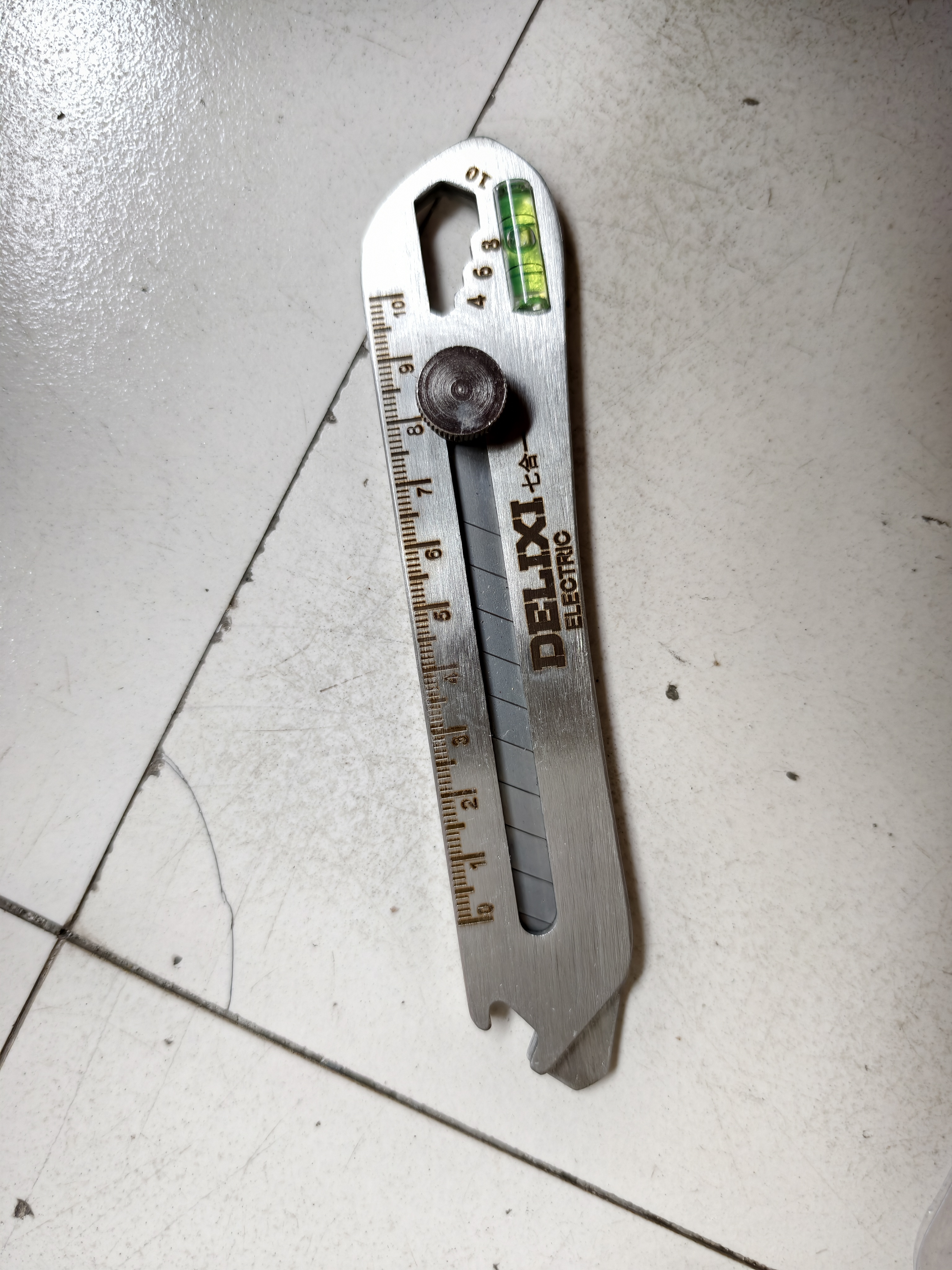 多功能电工刀